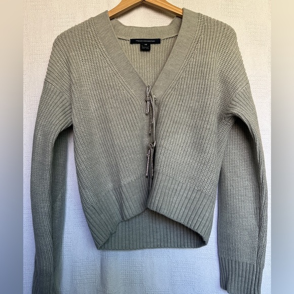 FRENCH CONNECTION Soft Sparkly Bow Embellished Cardigan In Light Grey - Picture 5 of 7
